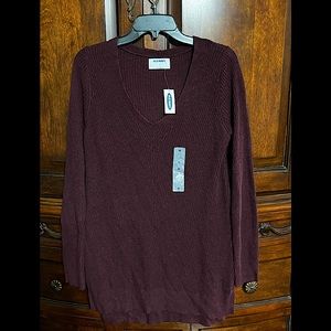 Ladies old navy sweater, sz Med. Burgundy color